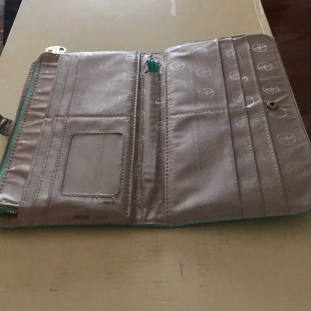 Wallet - Picture 2 of 5